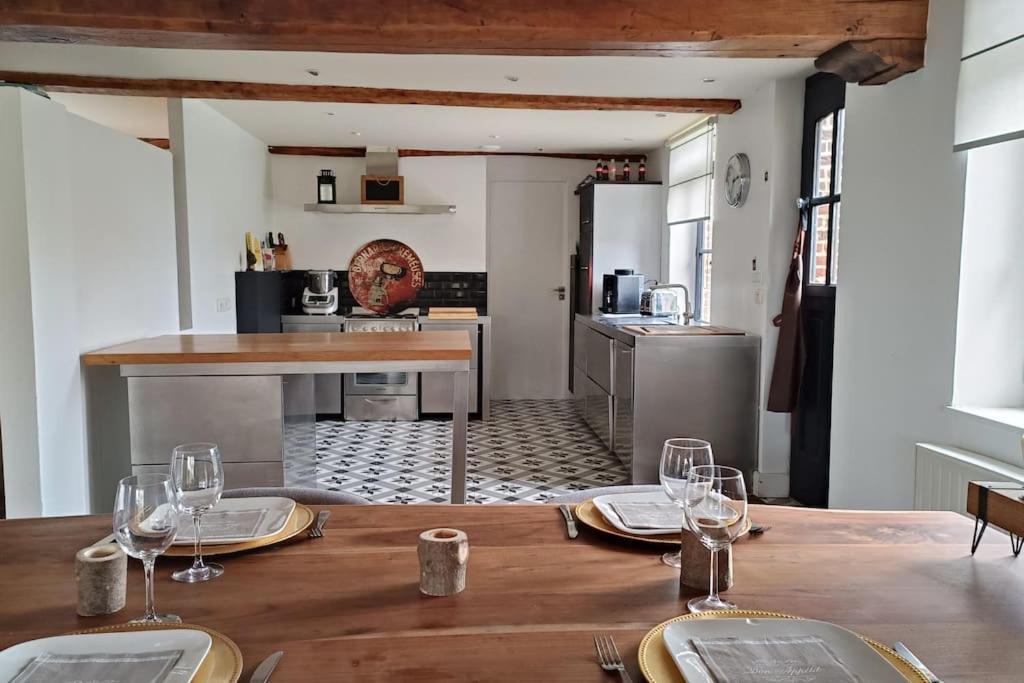 Ferme De Caractere Avec Piscine Et Cheminee Villa Sainghin-en-Mélantois Exterior foto