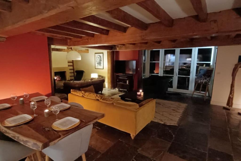 Ferme De Caractere Avec Piscine Et Cheminee Villa Sainghin-en-Mélantois Exterior foto