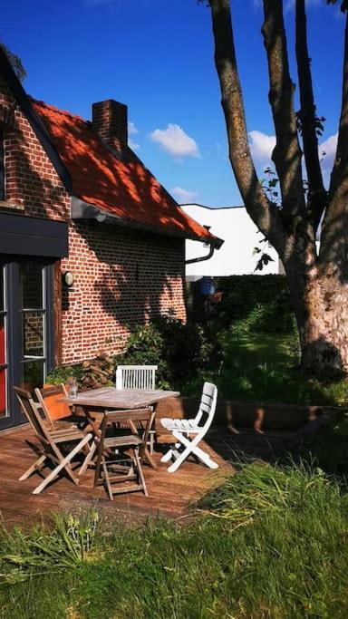 Ferme De Caractere Avec Piscine Et Cheminee Villa Sainghin-en-Mélantois Exterior foto